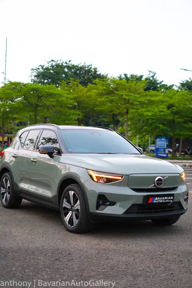 VOLVO XC40 ALLNEW Electric Vehicle NIK 2023 GREEN ANTIK TERMURAH