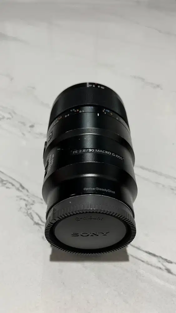 Sony FE 90mm F2.8 Macro G OSS Lensa