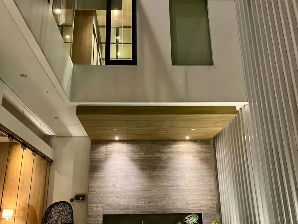 Dijual Rumah Mewah Cantik 3 Lantai Ada Swimming Pool Lokasi Strategis Dekat Stasiun Sudimara di Sektor 9 Bintaro Tangsel Lr-16136