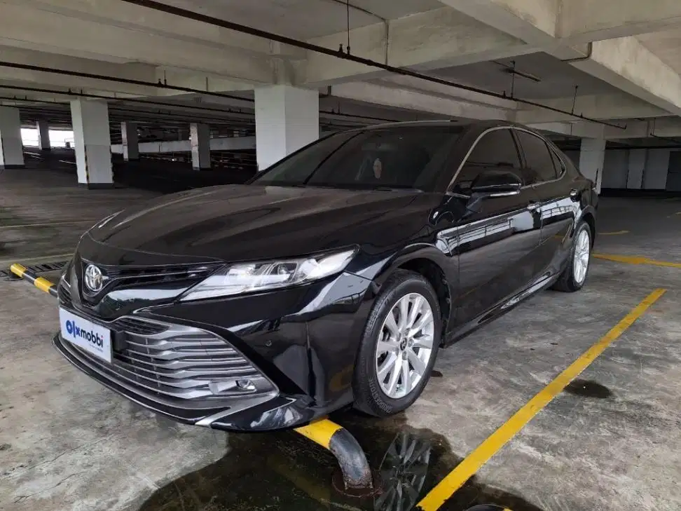 Toyota Camry 2.5 V Bensin-AT 2019 Hitam`