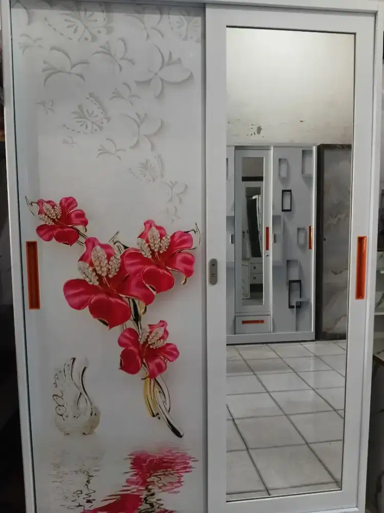 Lemari Pakaian Plat