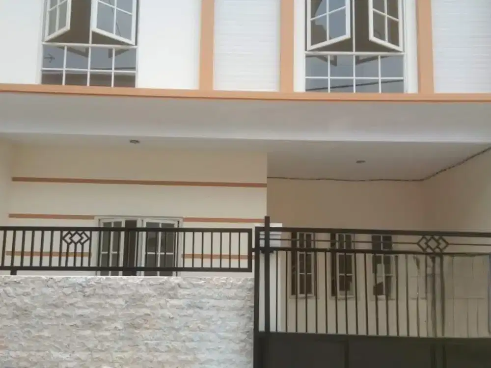 Rumah Baru Siap Huni Lokasi Mulyosari Surabaya