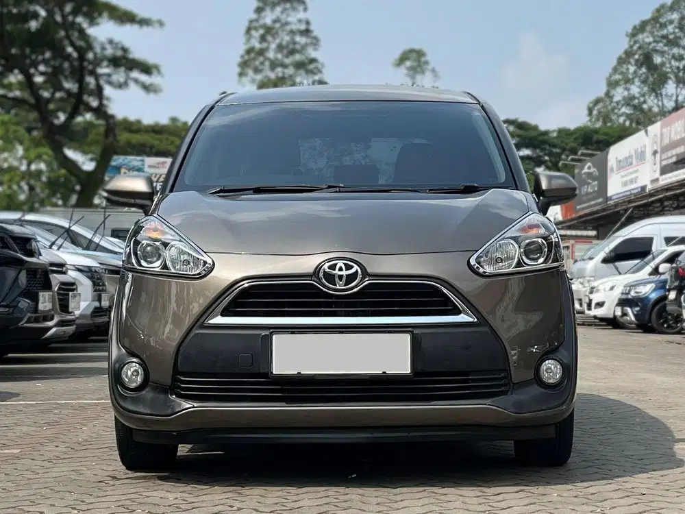 TOYOTA SIENTA G 1.5 MT MANUAL 2018 COKLAT, KM 104RB