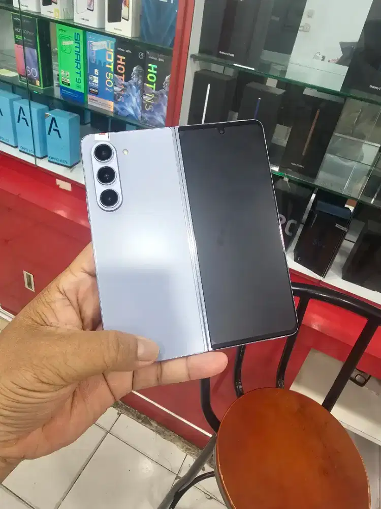 Samsung Z fold 5 12/512gb blue mulus. Minus lcd luar garis sehelai