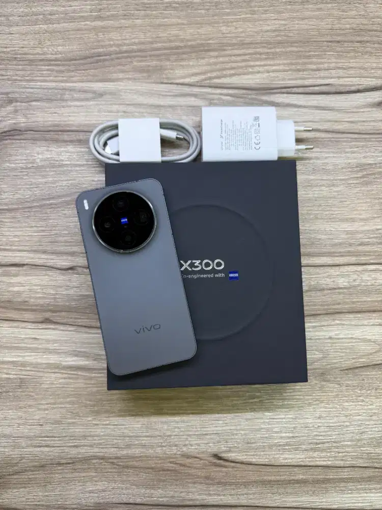 Vivo X300 12/256 Garansi panjang 2027