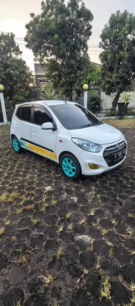 HYUNDAI Grand i 10  2011