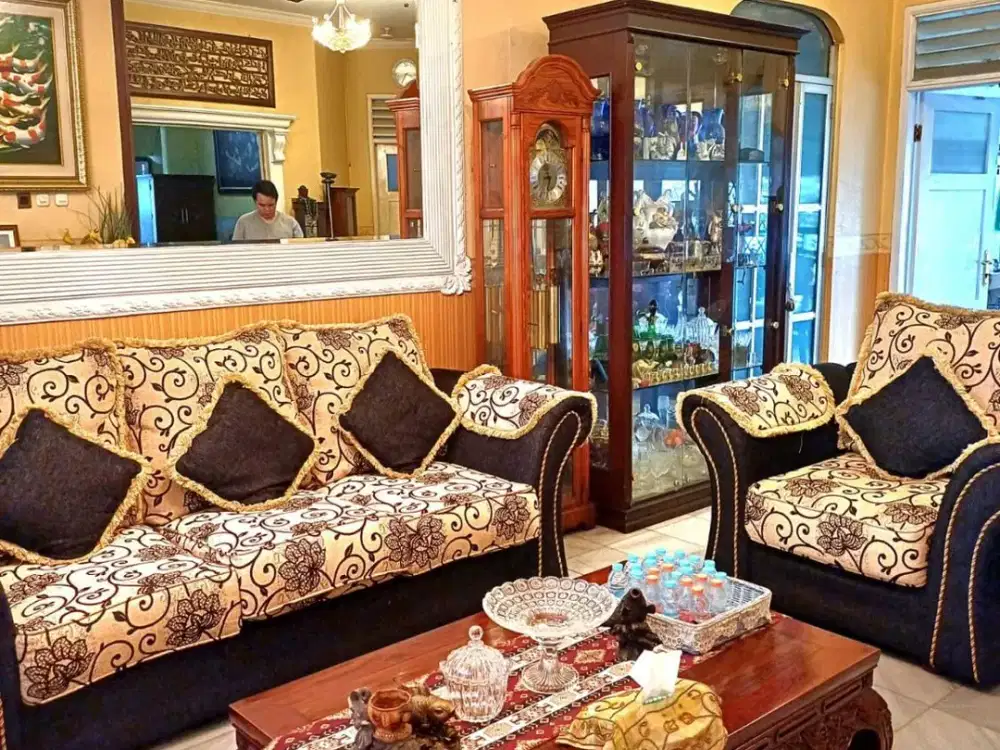 Rumah Tanah Luas di Area Premium Kebayoran Lama Dekat Mall Gandaria City