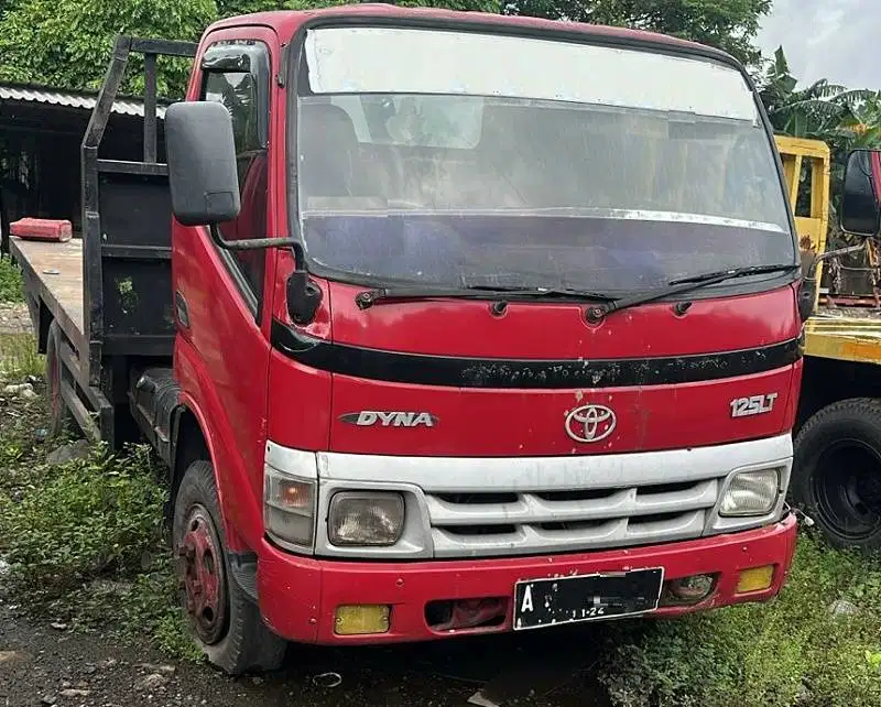 Dijual Truck Crane Toyota Dyna Tahun 2005