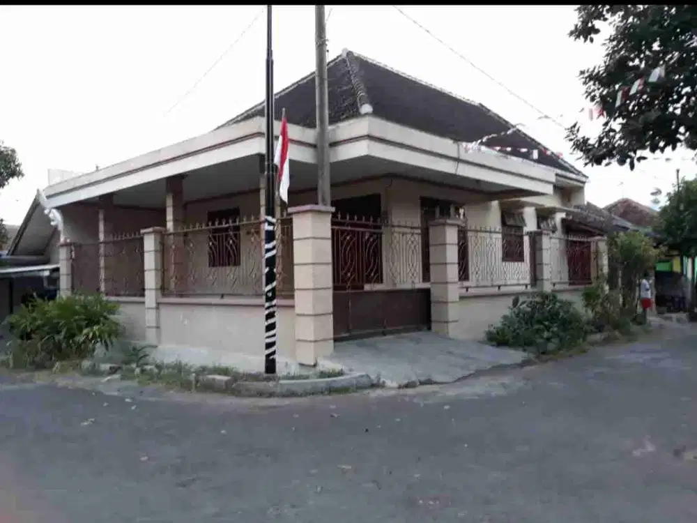 Dijual rumah pusat kota jember