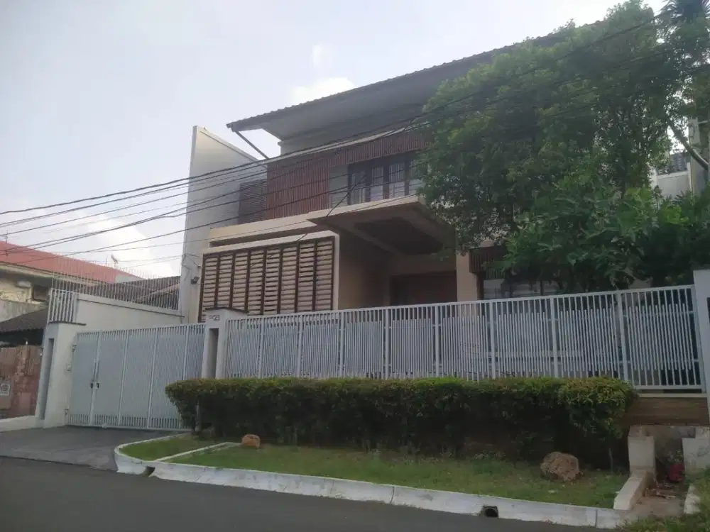DIJUAL RUMAH DI JL ALAM ASRI JAKARTA SELATAN