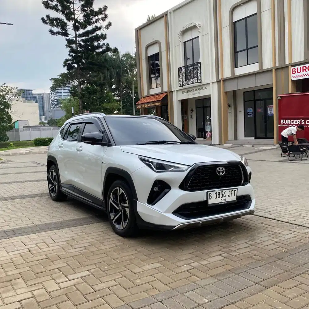 TOYOTA YARIS CROSS S GR HYBRID TSS 2023 ONE TONE AT MATIC GENAP
