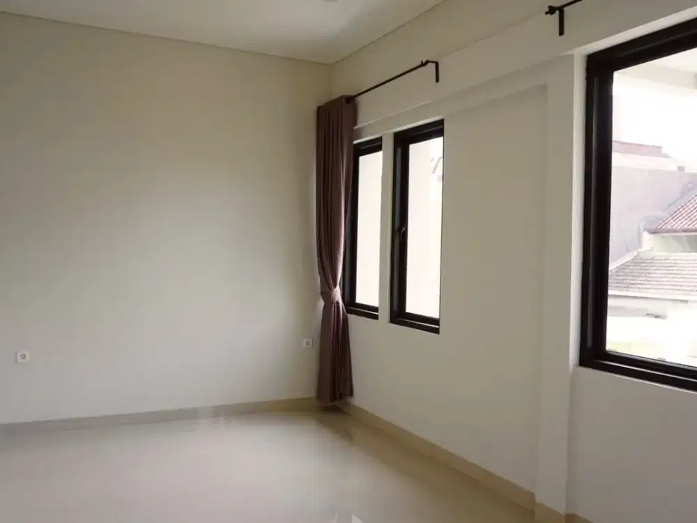 Rumah Bangunan Baru 3 Lantai di Sunter Bisma, Jakarta Timur