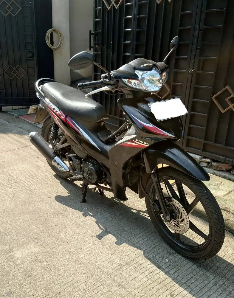 Honda Revo 2010 kilometer rendah, masih orisinil asli dijual cepat