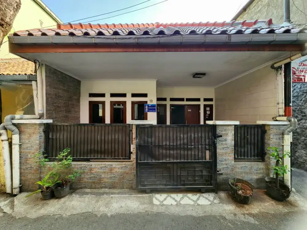 Dijual Rumah 2 lantai akses motor di kawasan Cawang Jaktim.