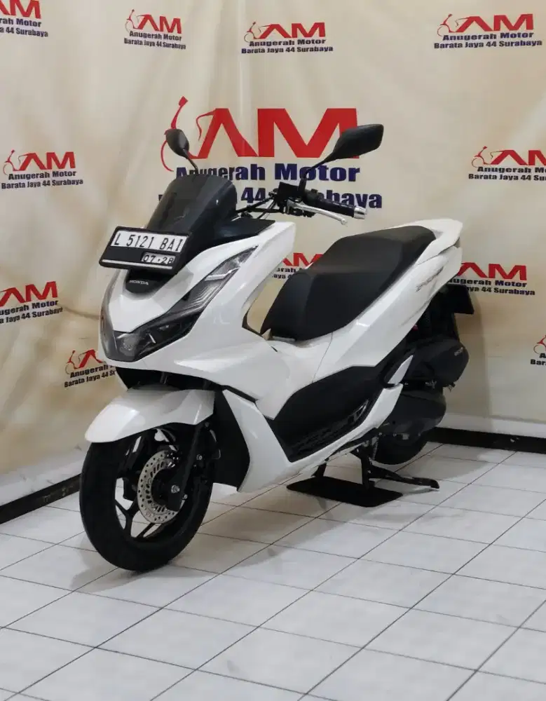 Km 3 Ribu Honda PCX 160 CBS Tahun 2023 warna  Putih