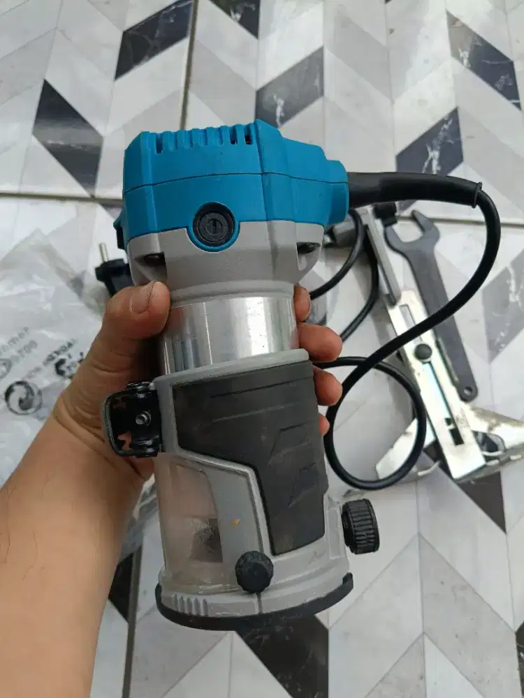 MESIN ROUTER TRIMMER KAYU FUJIYAMA 6MM BEKAS MULUS