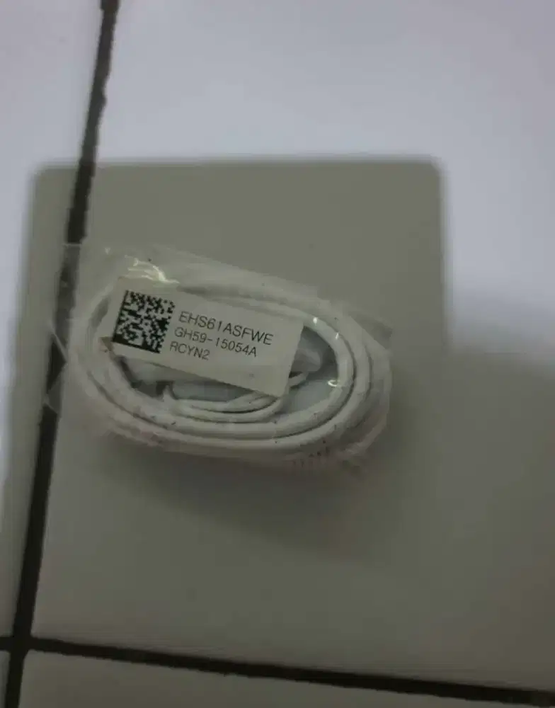 Hanset orri samsung..baru blm di pakai..bawaan hp..cod bjb