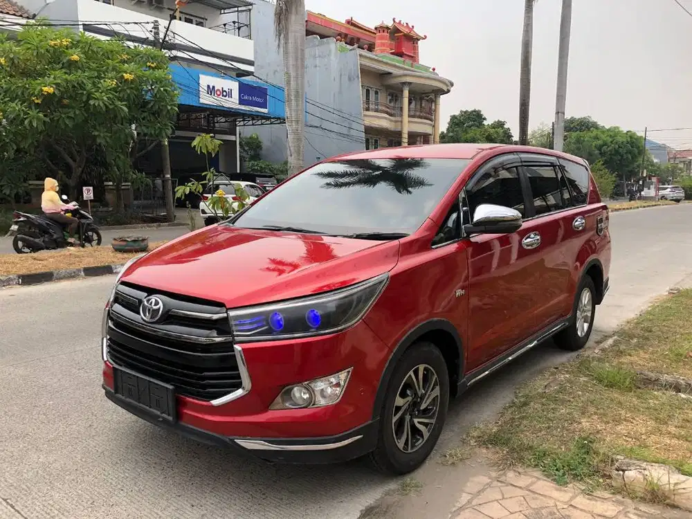 Toyota Innova Venturer Bensin 2019