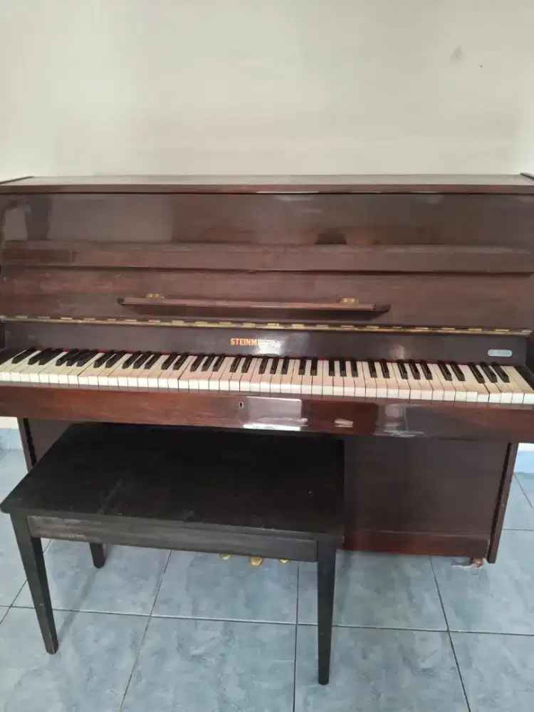 piano 3 pedal+ kursi 1985 merk STEINMEYER