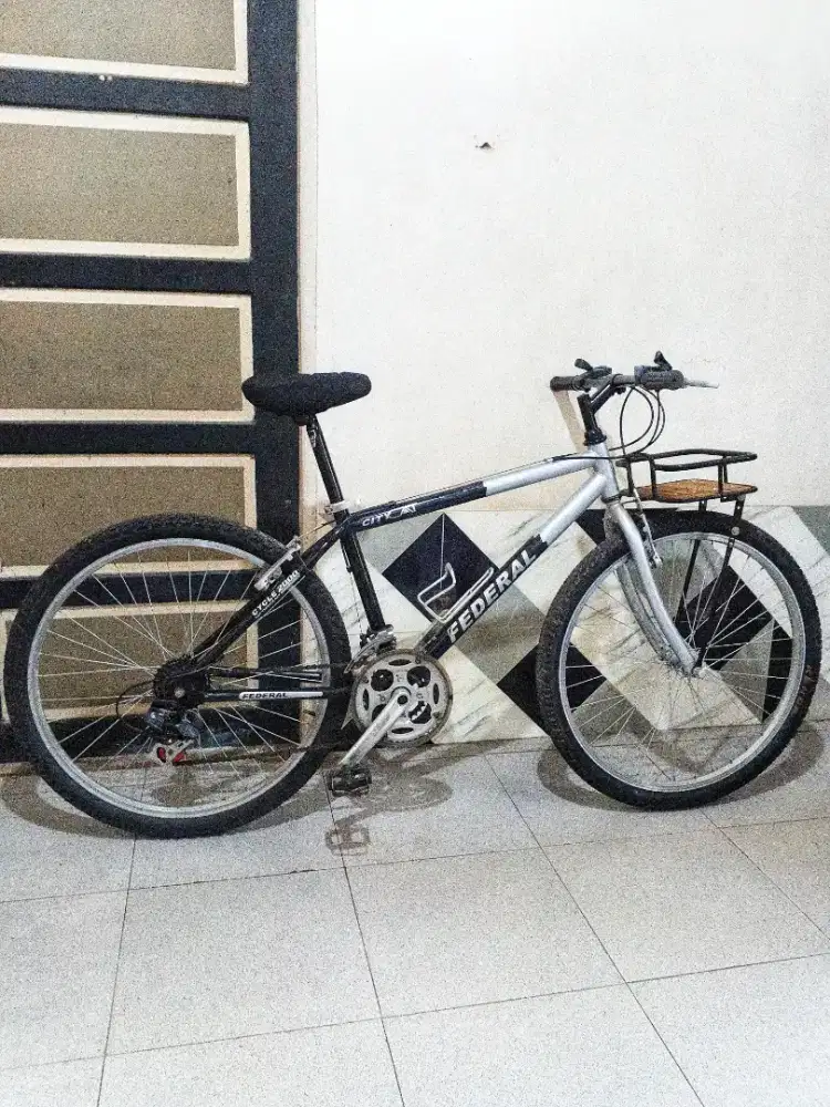 Sepeda kommuter bike non federal frame manly unitoga 26 siap pakai