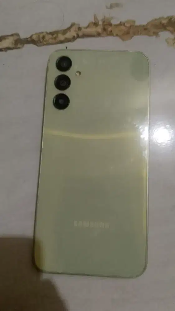 samsung a24 bekas batangan no box dan charger