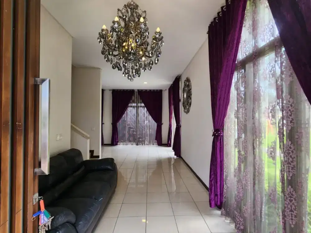 Sewa Cepat! Rumah Nyaman Berlokasi Di Area Beken, Kota Baru Parahyangan, Bandung
