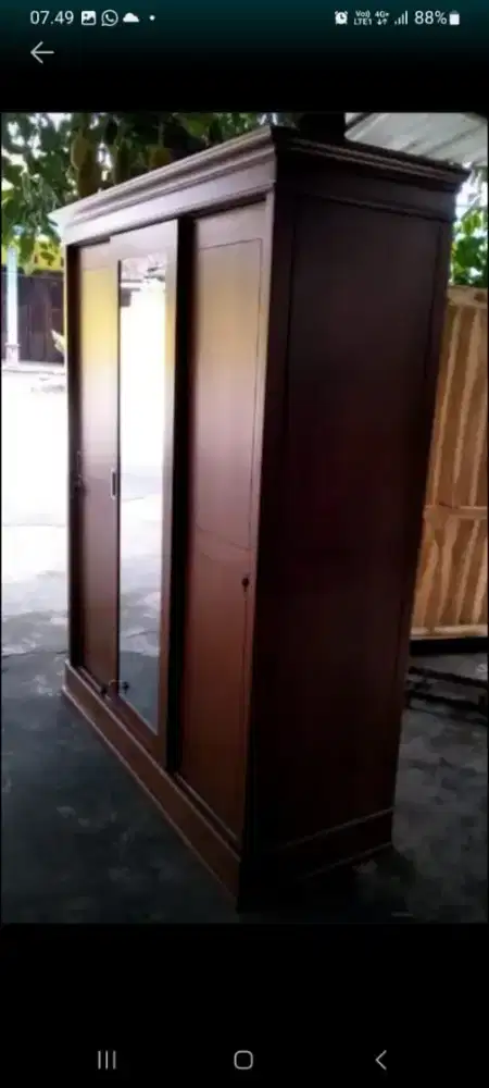 Lemari tiga pintu sliding jati