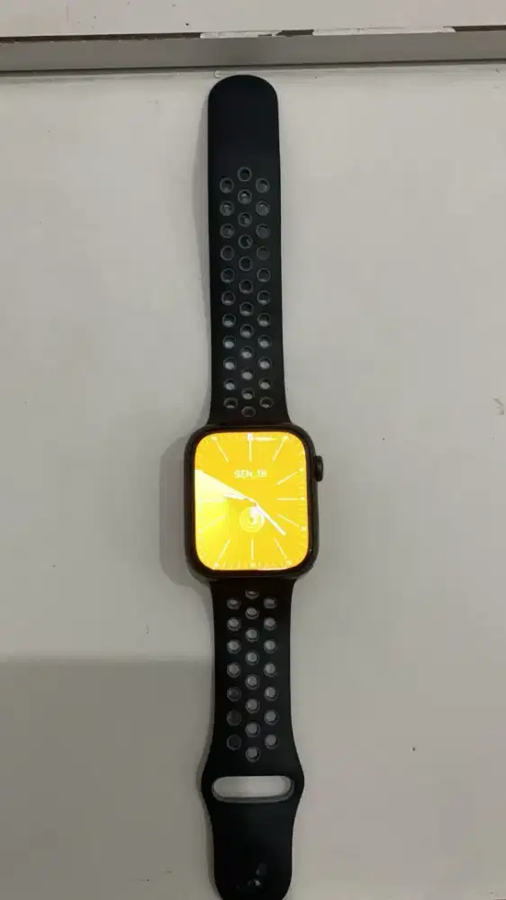Iwatch series 7 nike