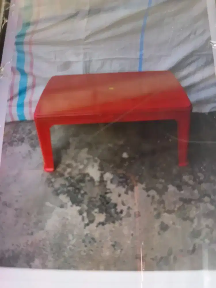 Meja plastik panjang