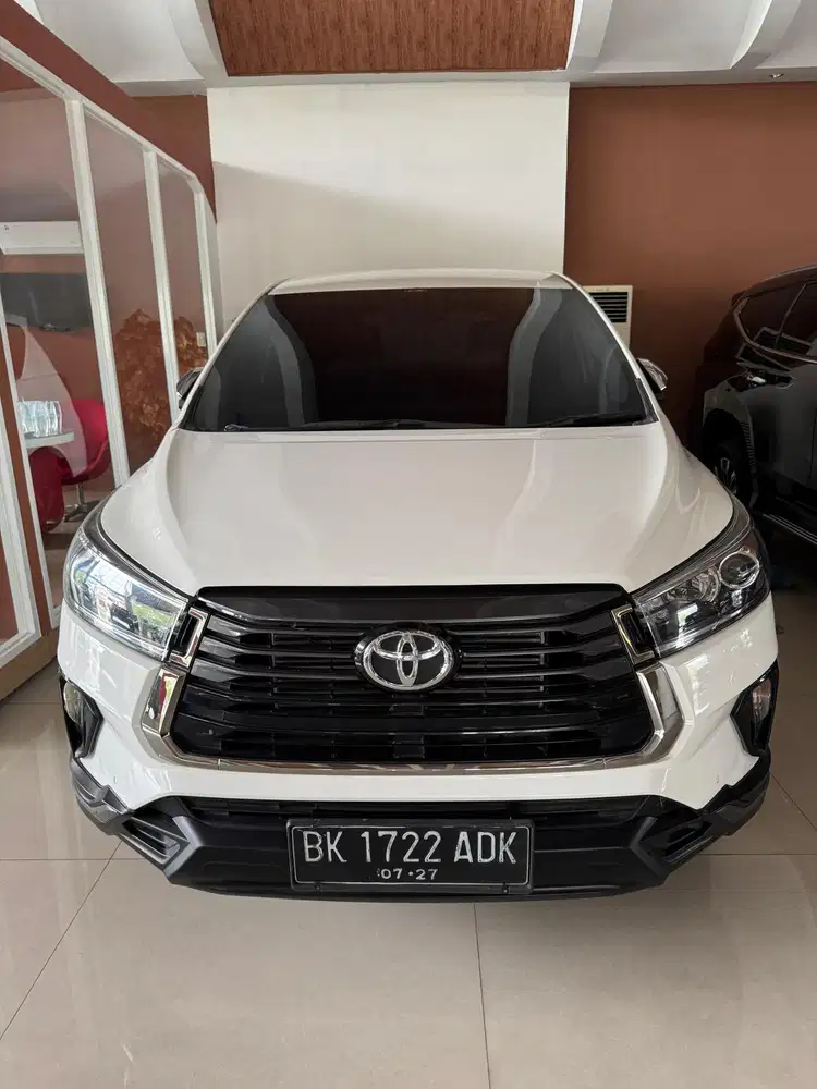 Innova Venturer 2.4 A/T 2022