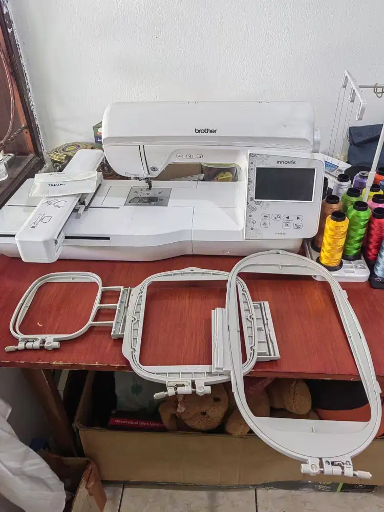 Jual Mesin Bordir komputer Innovis NV880e kondisi mulus banget