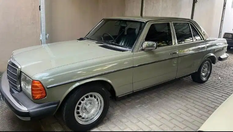 Dijual mercedes benz 200 1983 Tiger