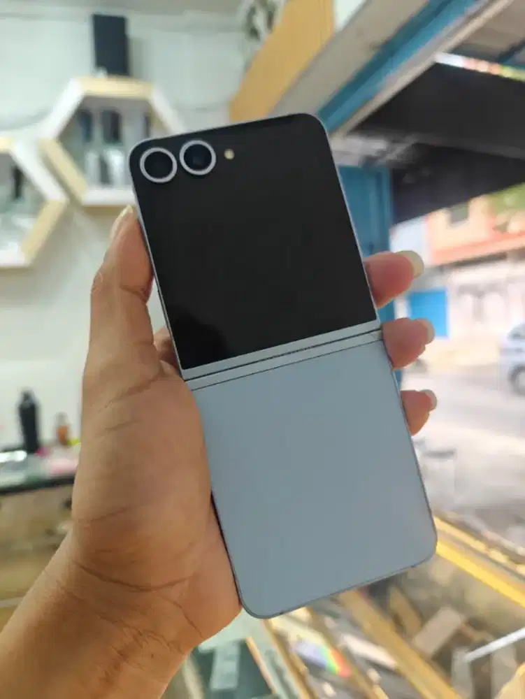 Samsung flip 6 256 mines ada tompel