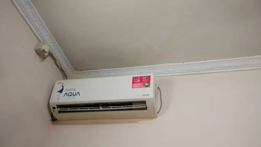 Dijual BU ac split 1/2 pk. Merk Sanyo