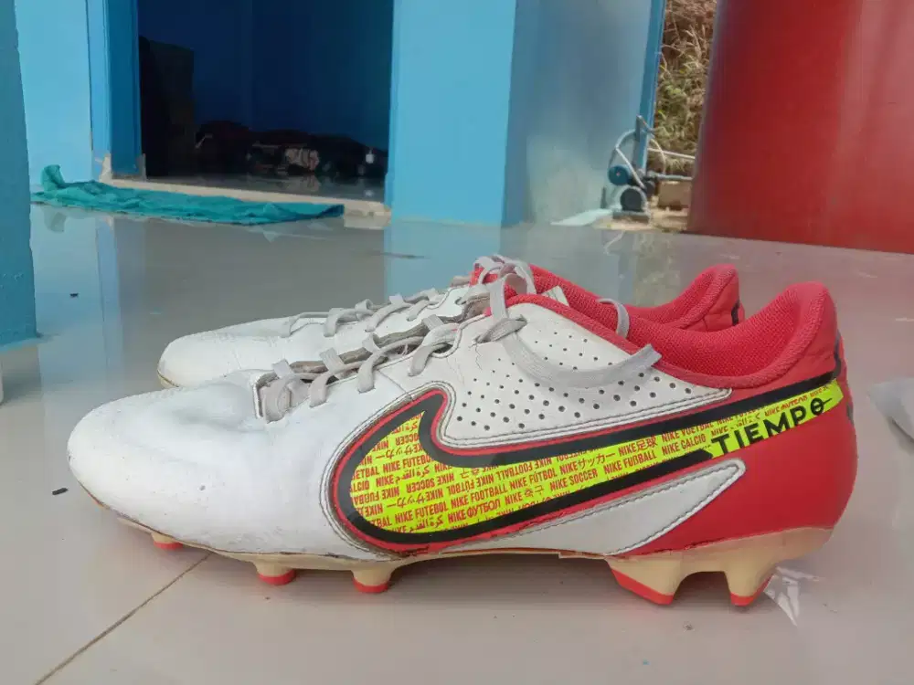 Nike Tiempo Legend 9 Pro FG 'White Yellow' DA1175-176