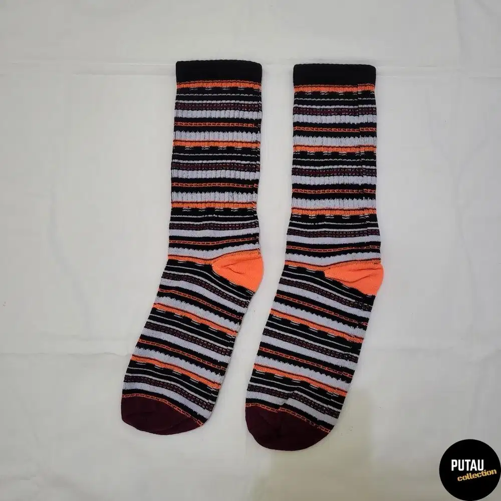 Kaos Kaki | Motif 4