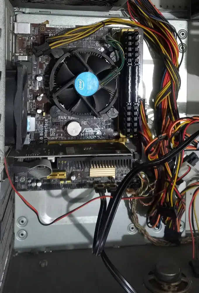 Motherboard, intel i3 gen 3, ram 16gb corsair vengeance