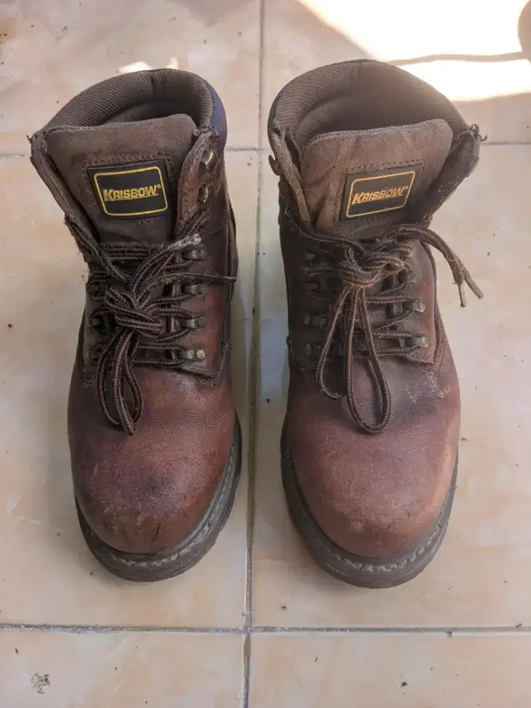Sepatu Safety Krisbow Vulcan size UK 8 (41-42)