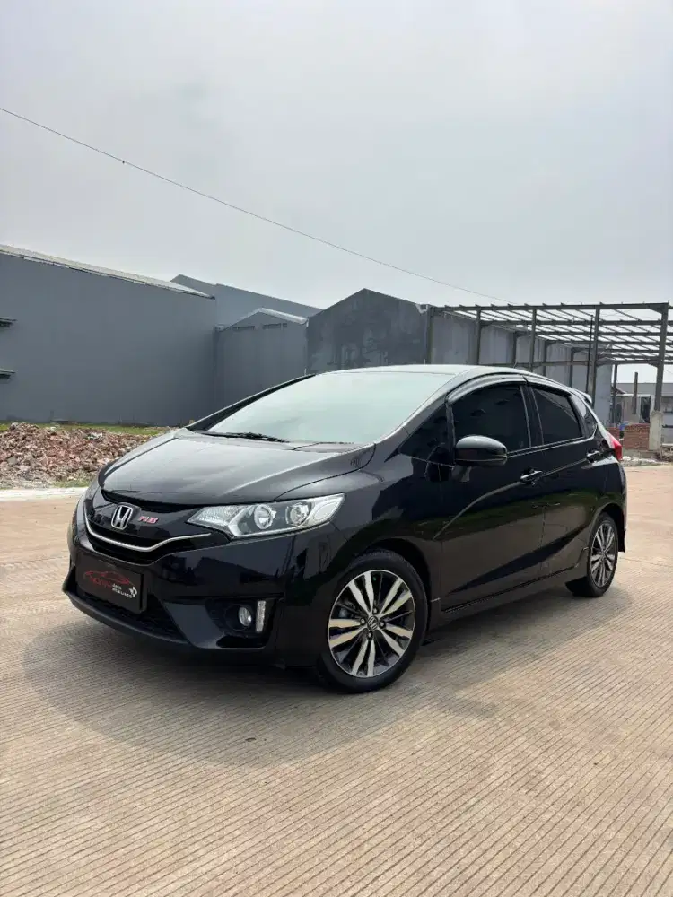 Honda Jazz RS matic 2015 bekas murah