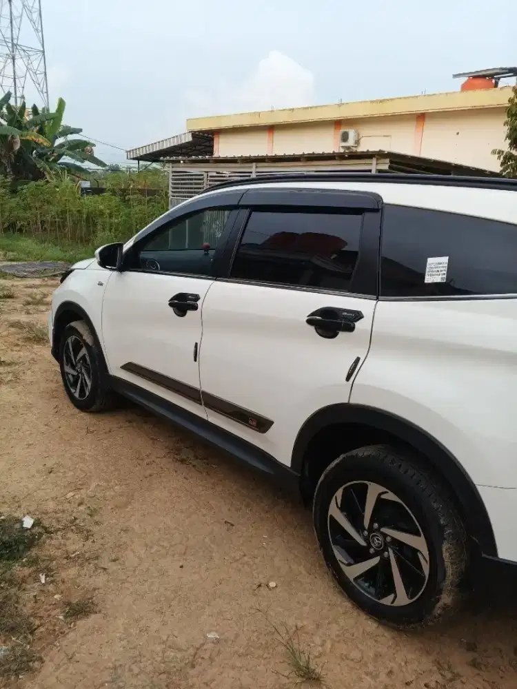 Toyota Rush 1.5 S GR Sport Automatic / AT