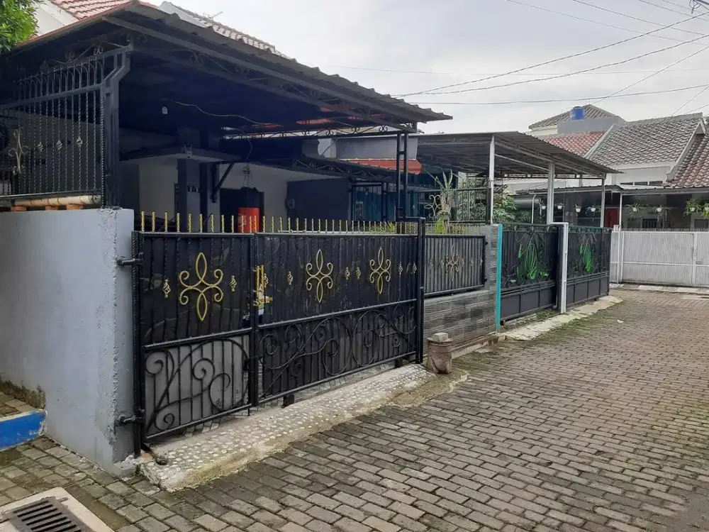 RUMAH SECONDARY KOKOH DAN LUAS, SIAP HUNI DI JATIASIH,BEKASI