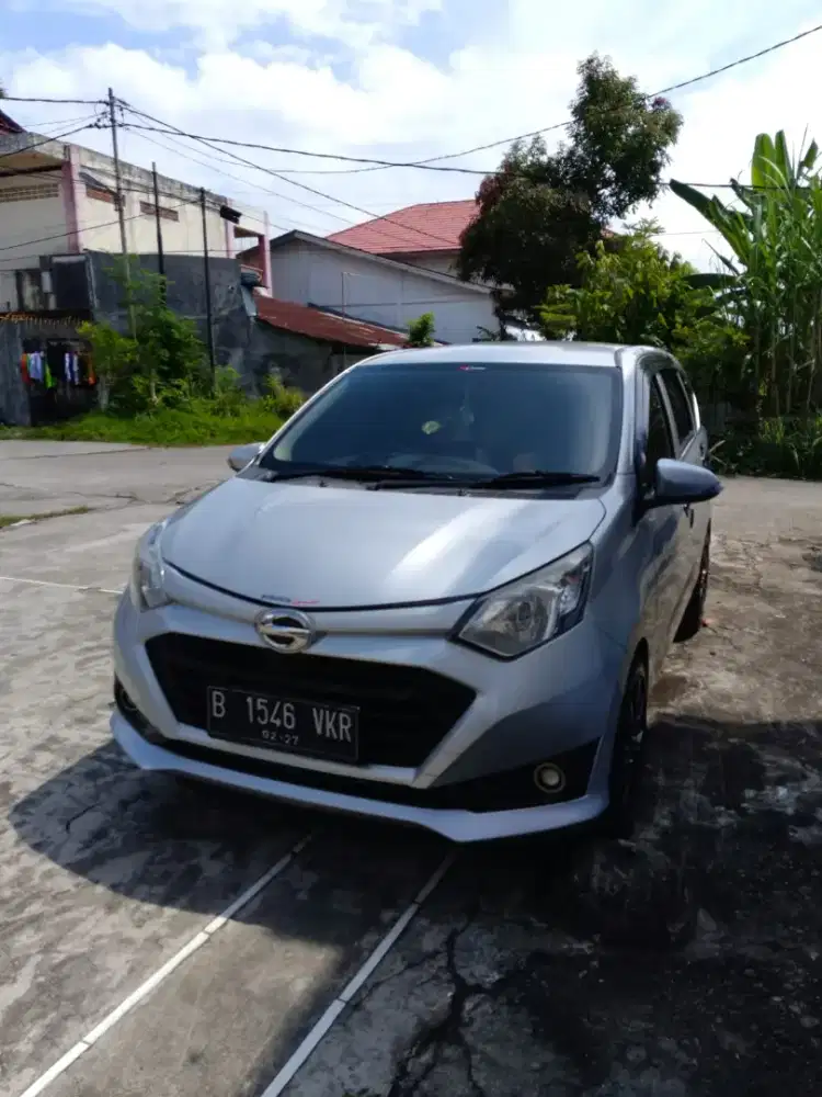 Mobil daihatsu sigra 2016