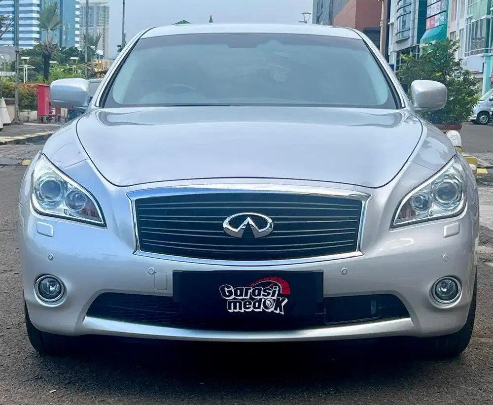 Infiniti M37 M 37 2011 Antik Low KM Murah Bekas Silver Ganjil Garansi