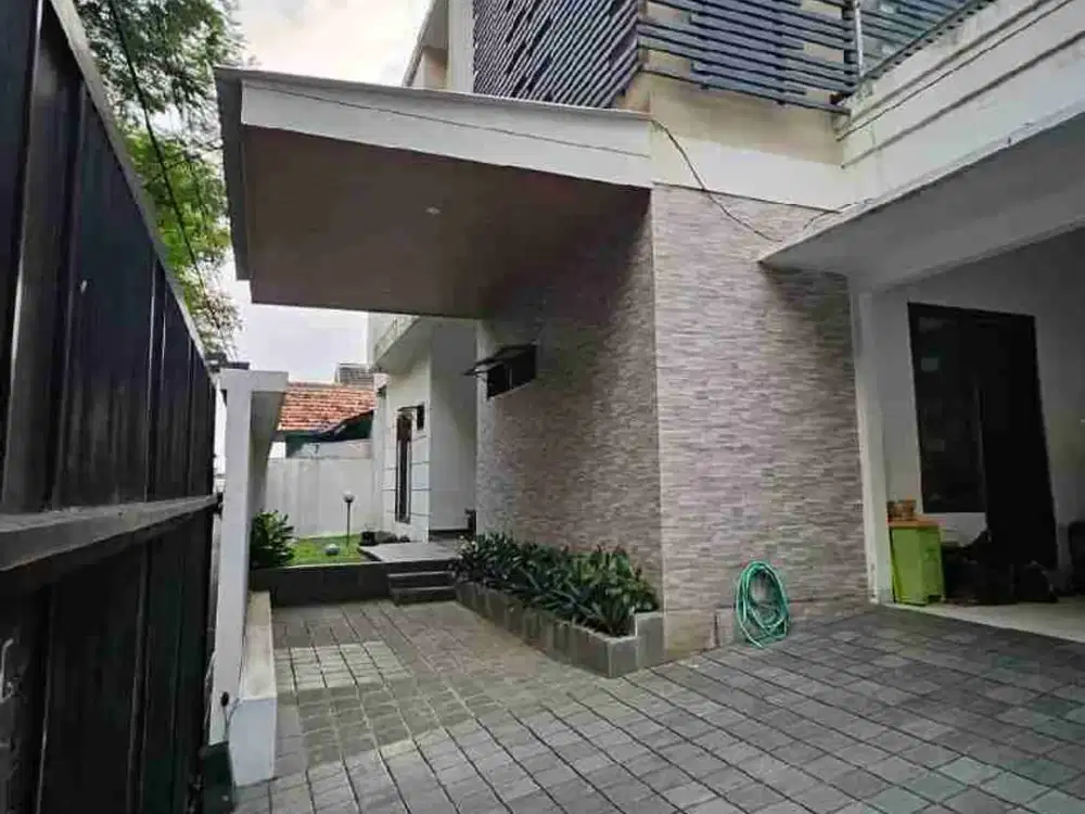 Rumah 2 Lt View Kota Semarang di Jl Sumbing Kintelan, Gajahmungkur