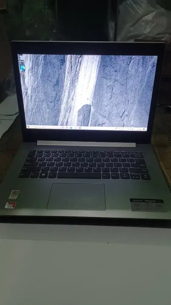 Di jual laptop seken ideapad 330