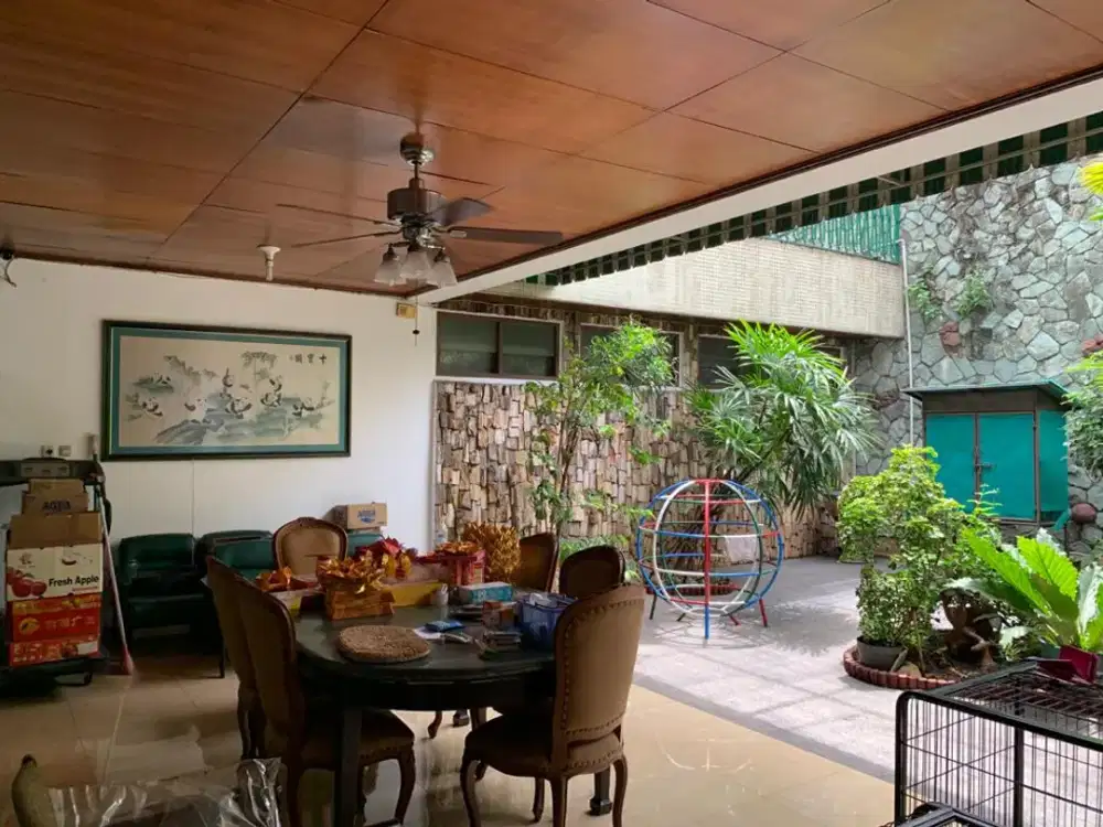 Dijual Rumah 2 Lantai SHM Hadap Utara Di Menteng Jakarta Pusat