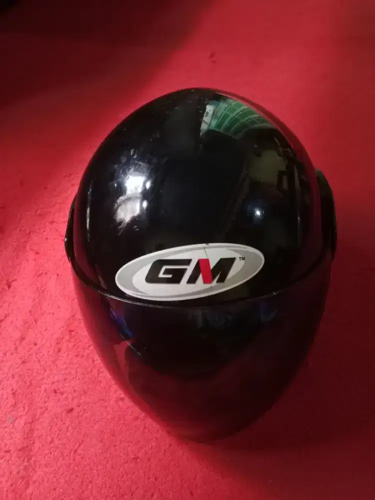 Helm gm hitam glossy