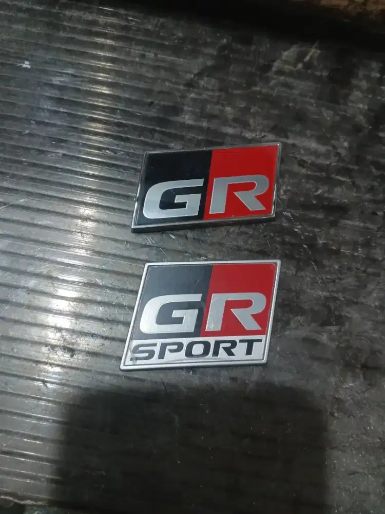 Embelm GR sport depan belakang