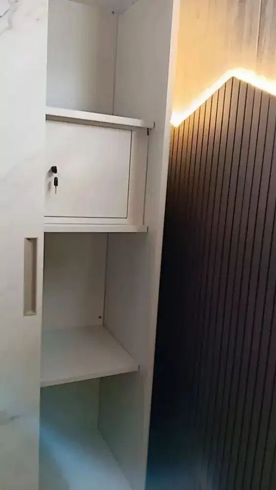 Lemari plat besi 6 pintu