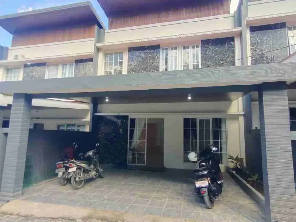 RUMAH 2 LANTAI FULL FURNISHED DI PERUMAHAN CLUSTER PONDOK INDAH DEKAT KAMPUS UII KALIURANG SLEMAN YOGYAKARTA